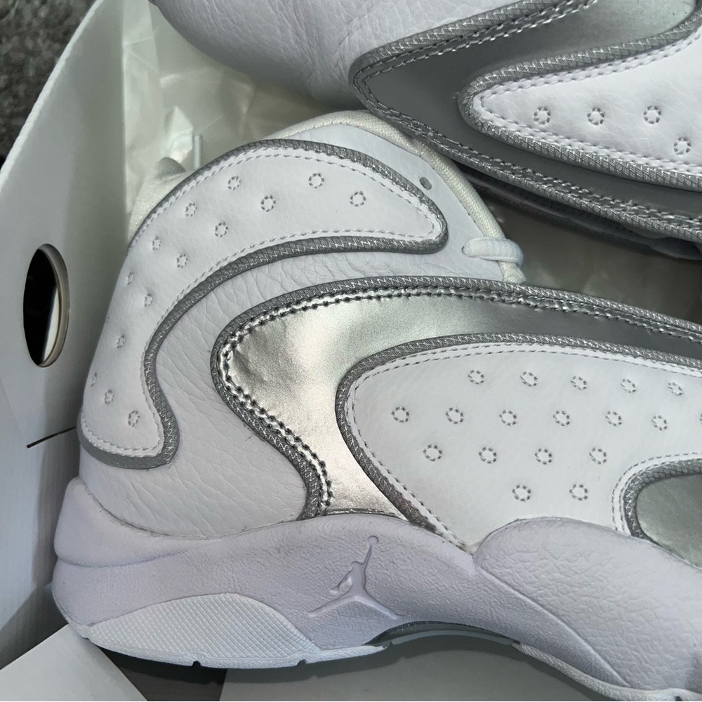 Jordan Women’s Air OG - Picture 3 of 7